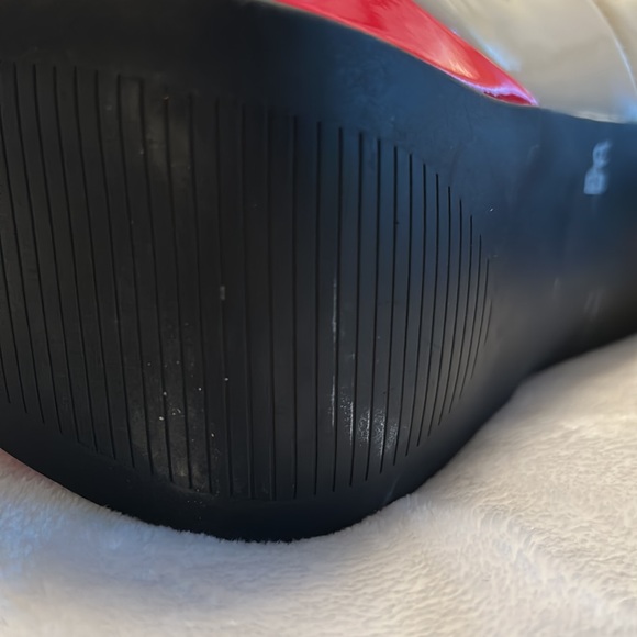 Vintage Guess Platforms - Picture 5 of 7